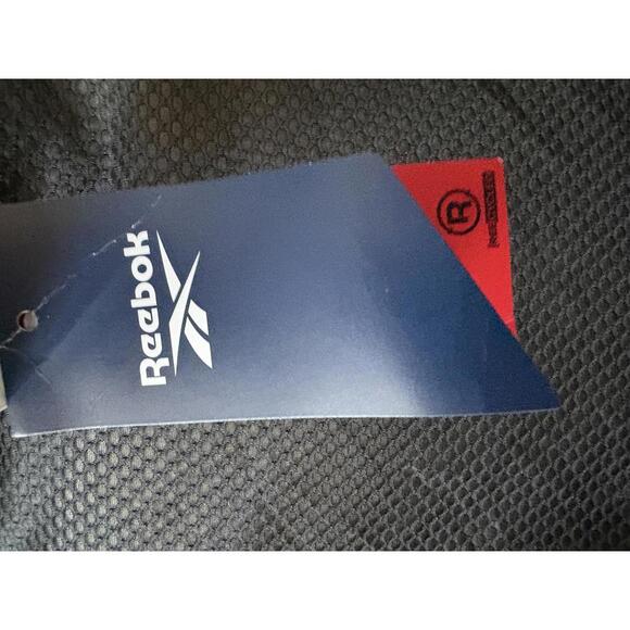 NWT Reebok Women's Performance Short Sleeve Shirt - Size M - Picture 9 of 10